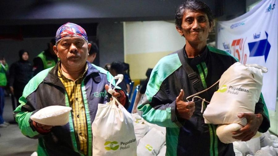 Pegadaian Bagikan 1.000 Paket Sembako untuk Pengemudi Ojol, Apresiasi Penggerak Ekonomi Harian