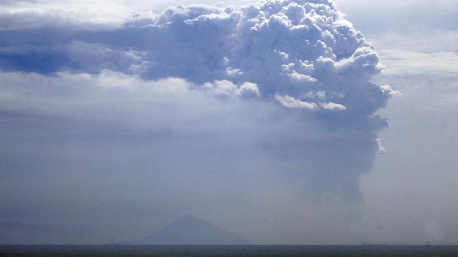 Wilayah Sebaran Abu Vulkanik Krakatau Minggu Pagi: Jakarta-Bengkulu