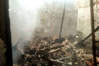 Dua rumah di Pondok Labu terbakar diduga akibat gangguan kelistrikan