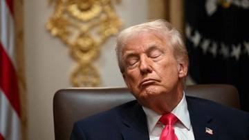Trump Lagi-lagi Kepergok Ketiduran saat On Air Breaking News