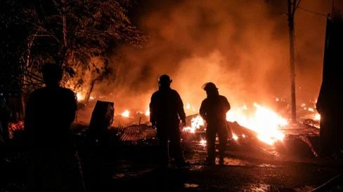 Pasar Bintara Terbakar, Puluhan Kios dan Lapak Pedagang Ludes Dilahap Api