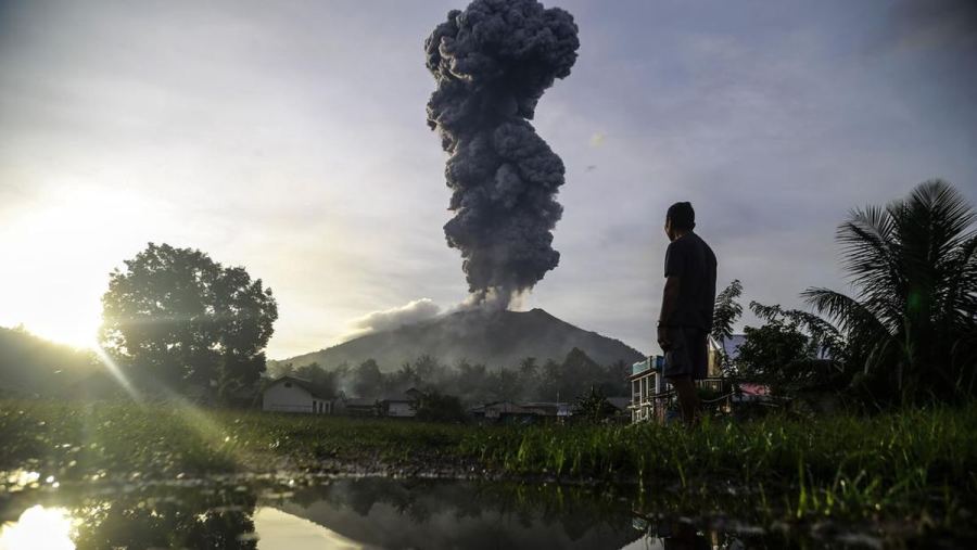 Tiga Gunung Erupsi Hari Ini: Gunung Ibu, Semeru dan Ili Lewotolok