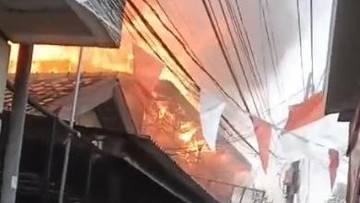Permukiman di Gambir Jakpus Kebakaran, 21 Mobil Damkar Dikerahkan