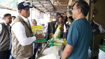 Jaga Harga Sesuai HET, Jajaran BULOG Gelontorkan Beras ke Pasar & Ritel