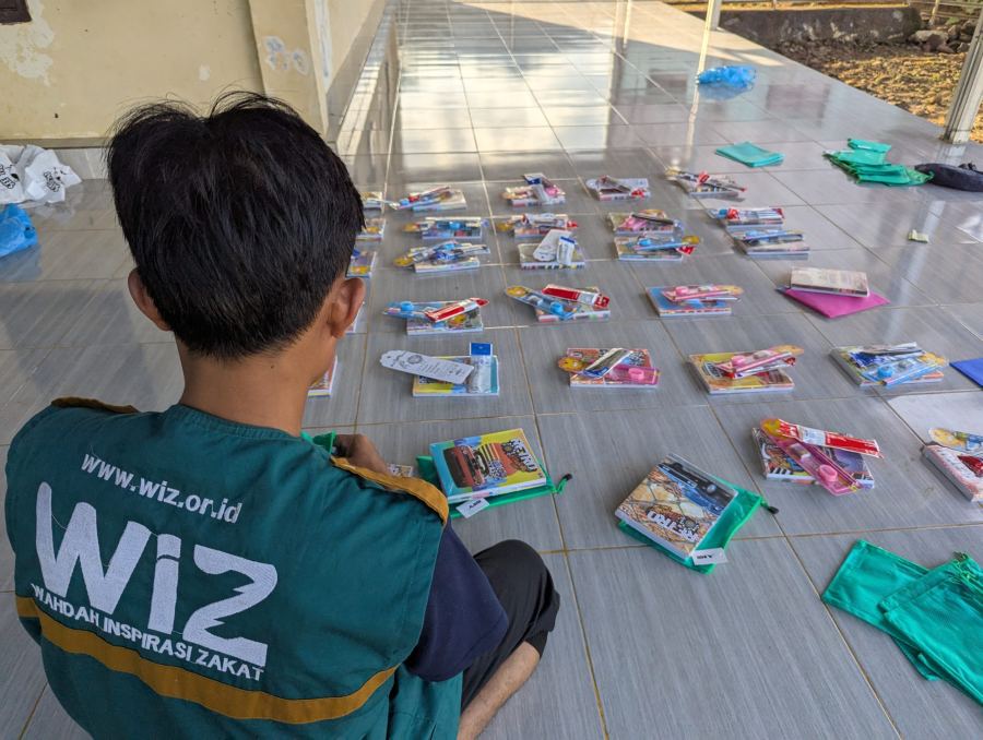 Peringati HUT RI ke-81, WIZ Salurkan Paket Sekolah dan Sembako di Batui Selatan