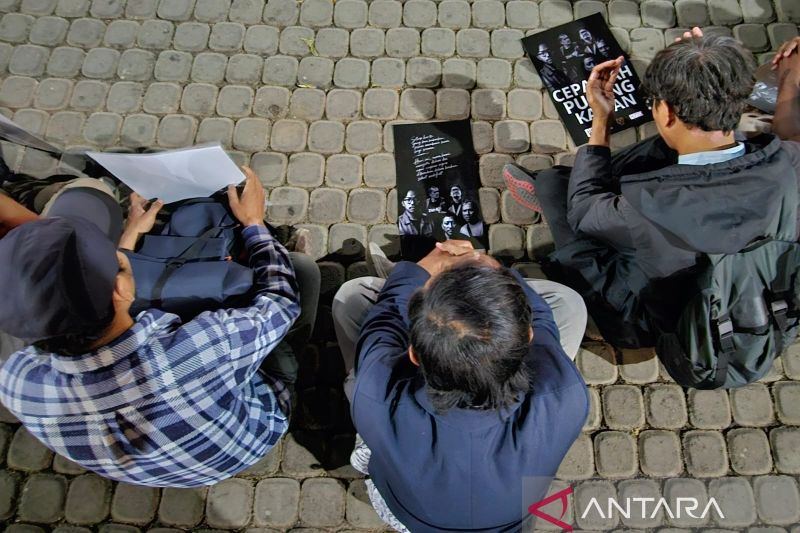 Insan pers Kota Malang lantunkan doa bagi lima jurnalis hilang kontak