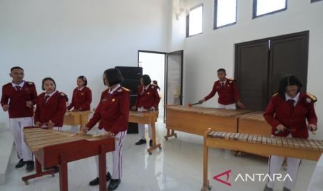 Sekolah Rakyat Sulut Perkenalkan Musik Kolintang di MPLS untuk Lestarikan Warisan Leluhur