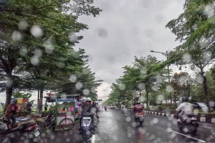 BMKG: Berawan hingga hujan dominasi mayoritas wilayah RI pada Senin