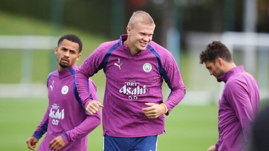 FOTO: Manchester City Matangkan Diri Jelang Tandang ke Markas Porto