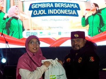 Pegadaian Salurkan 1.000 Paket Sembako untuk Pengemudi Ojek Online