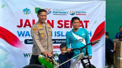 Jalan Sehat Semarak Muktamar V Wahdah Islamiyah di Berau, Wabup Gamalis Tekankan Pentingnya Kolaborasi