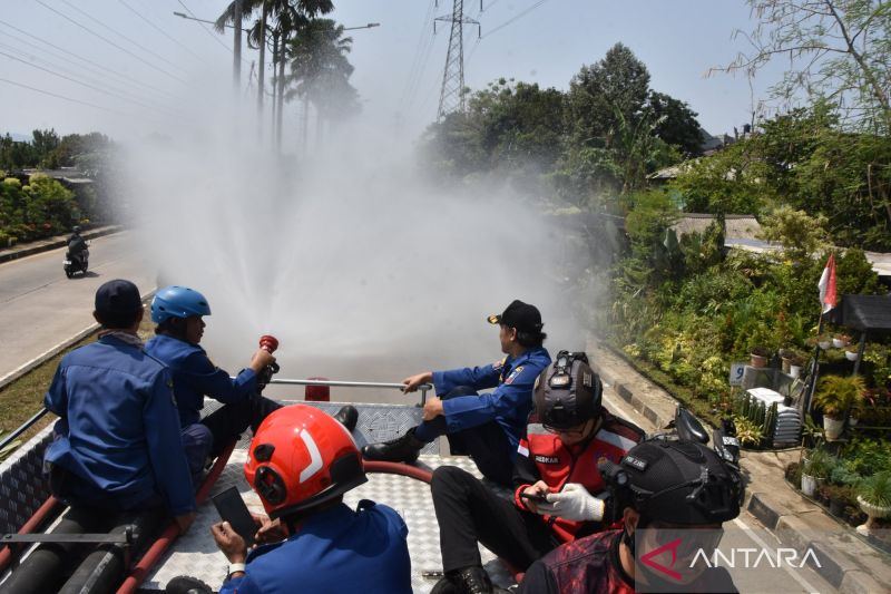 Kemendes koordinasi dengan kades bangun kewaspadaan terkait erupsi GAK