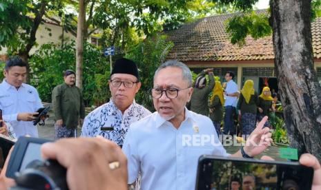 Sampah Dikelola di Pesantren Jadi Paving Block Hingga Biogas, Zulhas: Ini Harus Ditiru