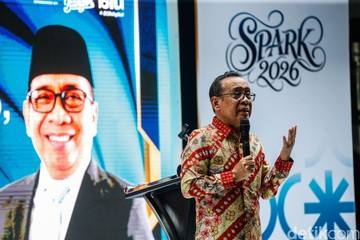 Menko PMK Pratikno Dorong Mahasiswa Tetap Kendalikan AI