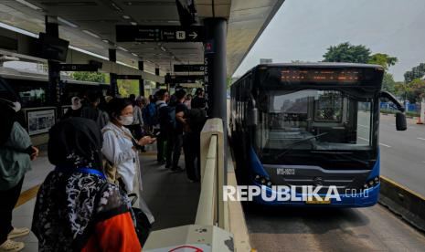 Siap Siap 2027, Naik Transjakarta hingga MRT Cukup Sekali Bayar untuk Tiga Jam
