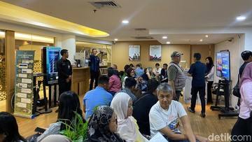 Antusias Warga Bikin Paspor di Layanan Akhir Pekan Immigration Lounge PIM
