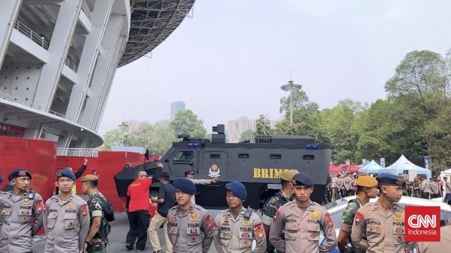 Persib Tiba di GBK Pakai Rantis Diiringi Sorakan Jakmania