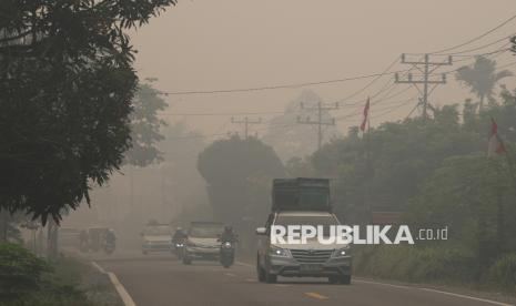 Menhut Raja Juli Akui Titik Panas Kembali Naik, Kalbar dan Kalteng Prioritas Penanganan Karhutla