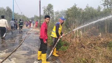 KemenPU Salurkan Bantuan Air Bersih dan Tangani Karhutla di Kalimantan