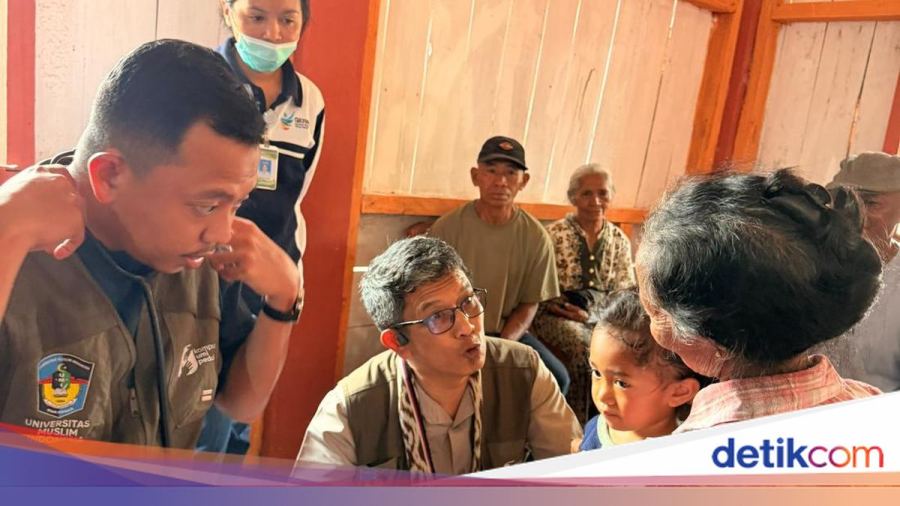 Curhat Penyintas Gempa NTT ke Relawan UMI Makassar: Rumah Kami Sudah Roboh