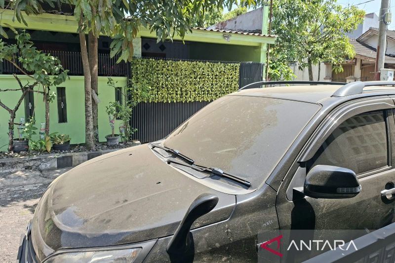 Abu vulkanik, BPBD Cianjur imbau kurangi aktivitas dan terapkan prokes