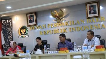 BK DPD Bakal Panggil AWK Terkait Kehadiran di Kontes Waria Thailand