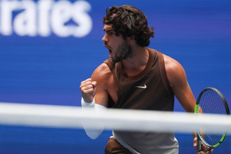 Alcaraz lanjutkan misi pertahankan gelar dengan capai 16 besar US Open