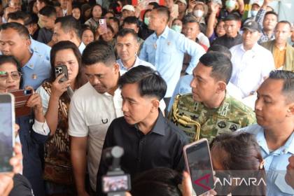 Wapres Gibran kunjungi dua siswa diduga keracunan MBG di Berastagi