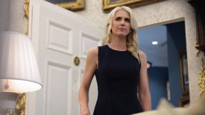 Trump Beri Hadiah Uang buat 3 Staf Perempuan Gedung Putih, Total Rp2 M