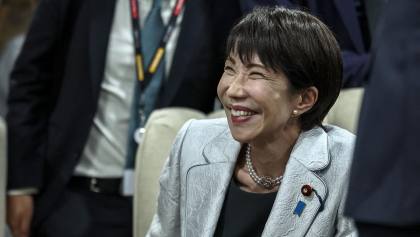PM Jepang Curhat Kesepian Gegara Semua Kecoak di Rumah Dibasmi