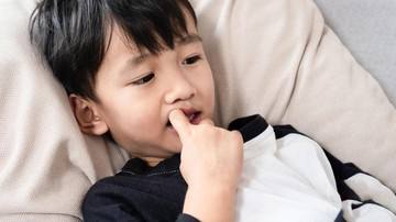 Anak Suka Gigit Kuku? Ini yang Harus Dilakukan Orang Tua