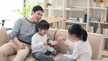 6 Kebiasaan Orang Tua yang Bisa Membentuk Mental Kuat Anak, Ajarkan Minta Maaf
