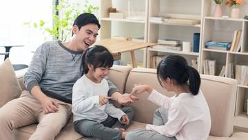 6 Kebiasaan Orang Tua yang Bisa Membentuk Mental Kuat Anak, Ajarkan Minta Maaf