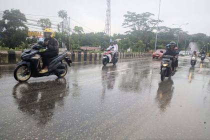 Balikpapan diguyur hujan merata setelah kemarau sejak Juli