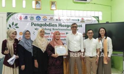 JIHS Lakukan Pengabdian Masyarakat dengan Menghadirkan Pelatihan Kewirausahaan