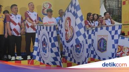 Ketua PSMTI Jalan Pagi Bareng 3.000 Peserta Chairy Walk & Health Day 2026