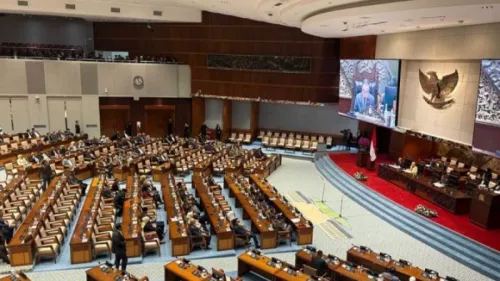 DPR Setujui Revisi UU Adminduk Jadi Usul Inisiatif