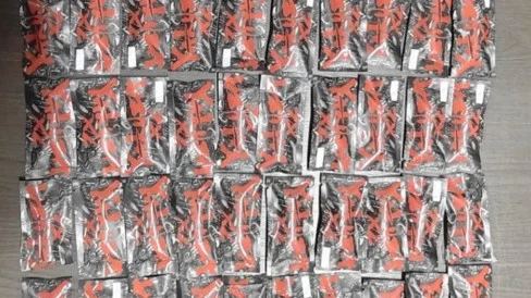 Bareskrim Polri Ringkus Dua Kurir Etomidate Jaringan Internasional di Dumai Riau, Sita Ratusan Sabu hingga Cartridge Senilai Rp9 Miliar