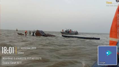 Detik-Detik 6 Awak Kapal Diselamatkan, Lambaikan Tangan Saat Kapal Tenggelam
