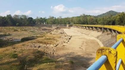 Bendung Lekopancing Kering Kerontang