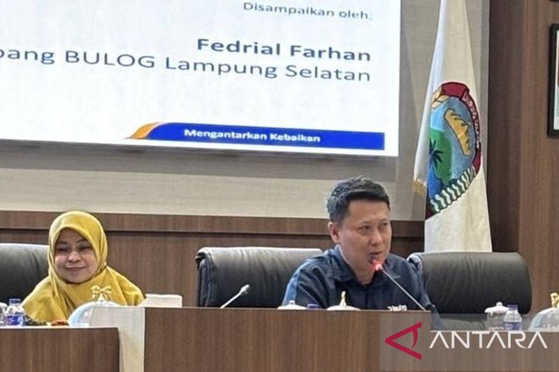Bulog salurkan bantuan beras untuk 182.398 warga di Lampung Selatan