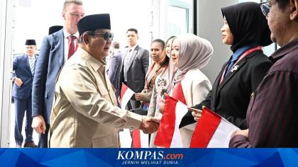 Bawa Bendera Merah Putih, Mahasiswa Indonesia di Vladivostok Sambut Kedatangan Prabowo