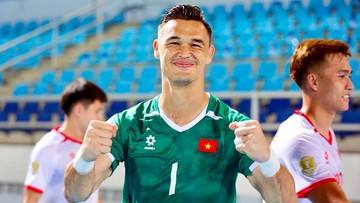 'Messi atau Ronaldo Sekalipun Takkan Bisa Bobol Patrik Le Giang'