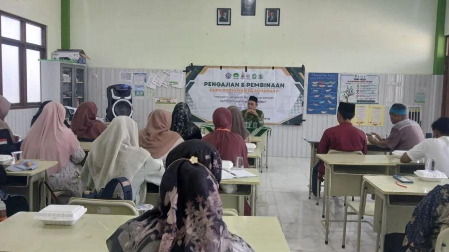 Pengajian Guru dan Karyawan SD Almadany Bahas Pengelolaaan AUM yang Amanah