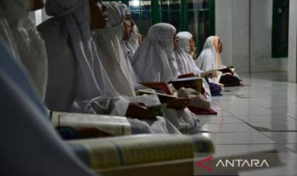 Bupati Bogor Naikkan Insentif 8.400 Guru Ngaji Jadi Rp1,2 Juta, Ulama Apresiasi