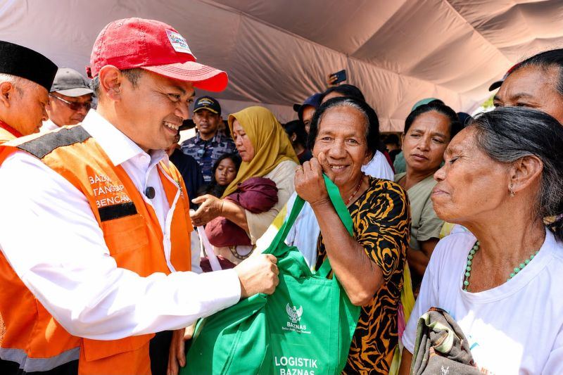 Baznas salurkan paket logistik keluarga bagi penyintas gempa di NTT