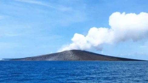 Bukan Gunung Biasa, Mengenal Sejarah Gunung Anak Krakatau dari Letusan 1883 hingga Erupsi 2026