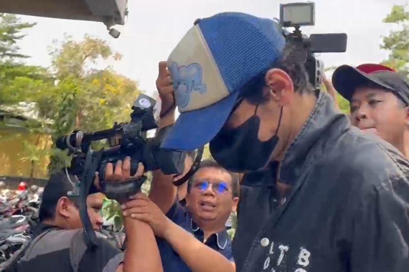 Artis Revaldo jalani pemeriksaan kesehatan usai tersandung narkoba