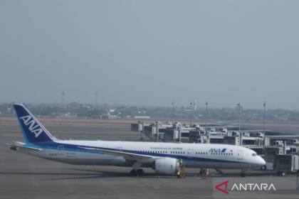 Terpopuler, Bandara Soetta ditutup sementar hingga abu Anak Krakatau