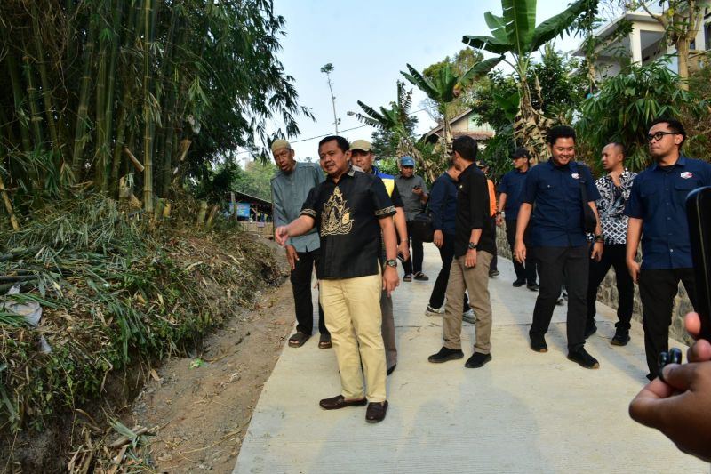 Sumedang mantapkan kondisi Jalan Ciherang-Kareumbi sepanjang 5 KM